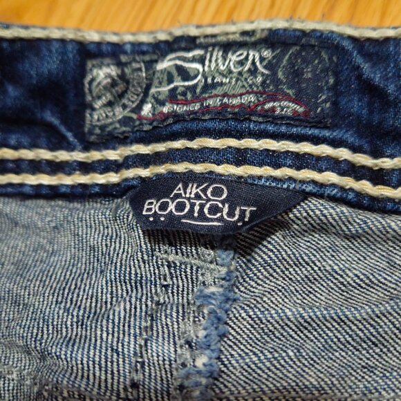 Silver Jeans AIKO Bootcut Denim Embroidered Med Wash Womens 30x32 Tag (28x33) - Picture 7 of 16